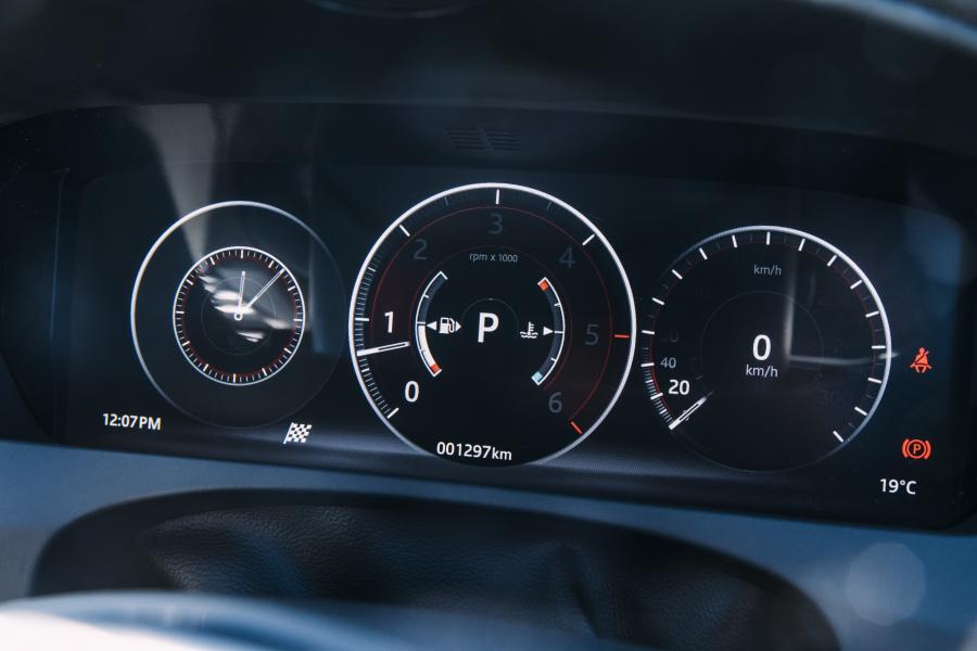 Панель приборов Jaguar F-Pace S 35t AWD 2016 года  (AU) (фото 4 из 29)
